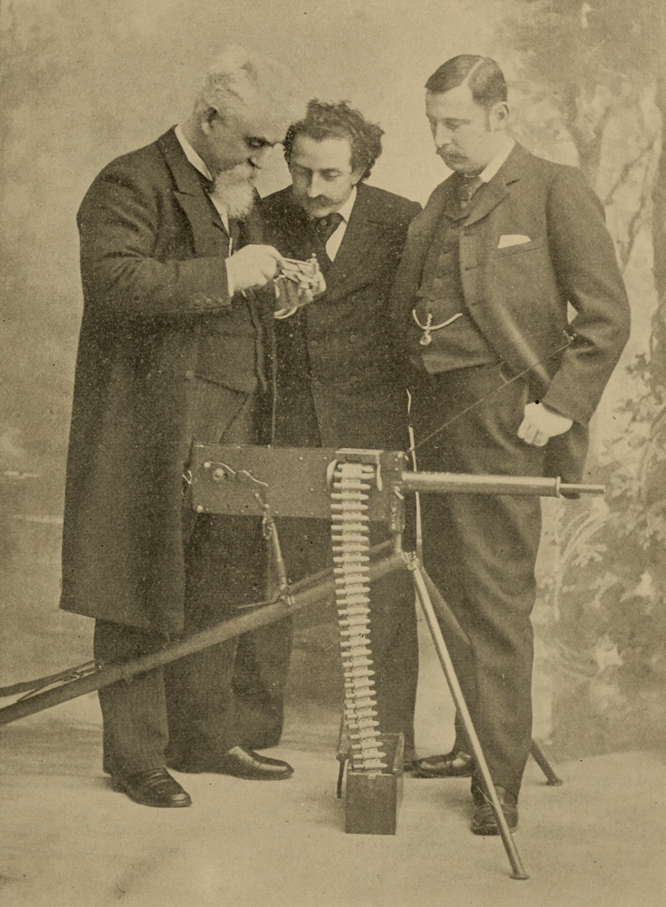 960Px Maxim, Cassier And Smith With Machine Gun For Germany Cassier's 1895 04 (Cropped)
