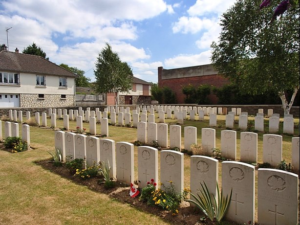 Longueau British Cemetery. Photo – ww1cemeteries.com
