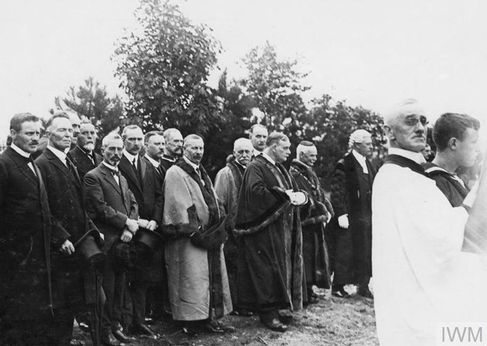 Mayo Of Rochester And Chatham Attending The Funerals Iwm Q 54048